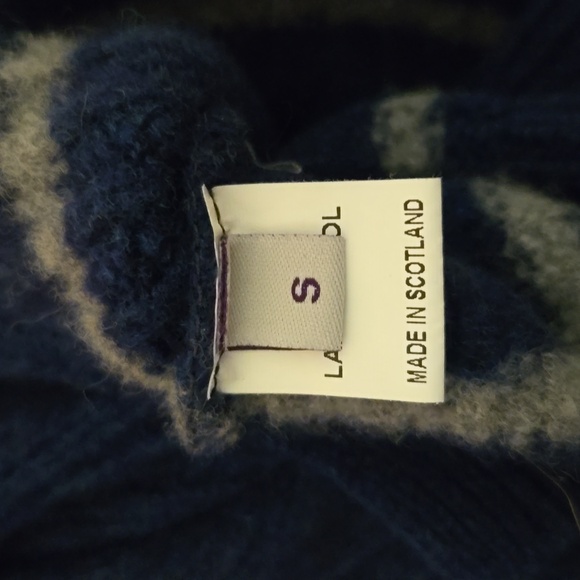 Harry Potter Quidditch Ravenclaw Sweater - Picture 4 of 4